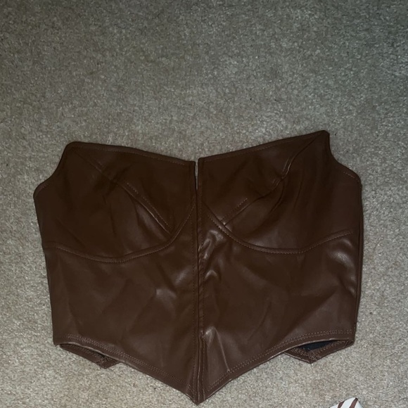 Brown top - Picture 1 of 1